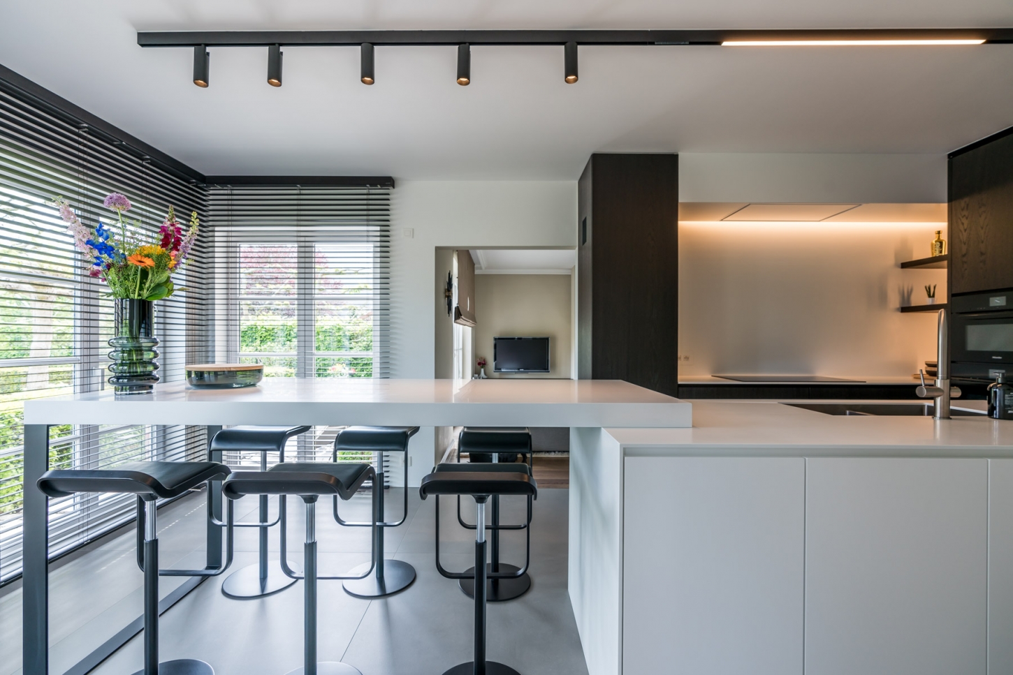 Met licht, volumes en materiaal creÃ«er je je ideale interieur op maat.